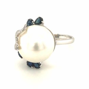 RPD002162001 18k White Gold Pearl & Sapphire Diamond Ring