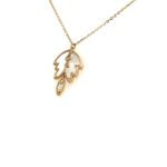 SNK0012456 Leaf Pendant 18k gold with Chain Gold