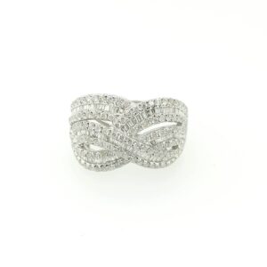 417625 18K White Gold Diamond Ring